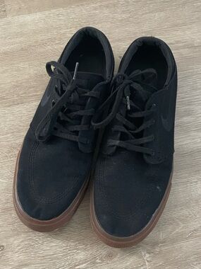 Nike SB Janoski Black on Black w/Gum Sole Shoes Size 10.5